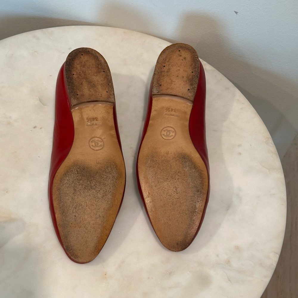 Chanel Red Leather Flats with Logo Accent - Picture 2 of 4